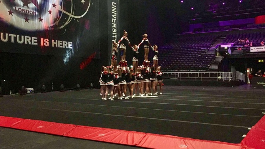 Chester Vixen FC Cheer