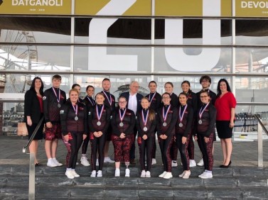 para cheer medals